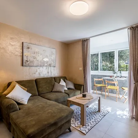 Olive Shade - Near The Apartamento