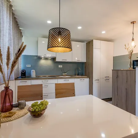 Apartman Olive Shade - Near The Split