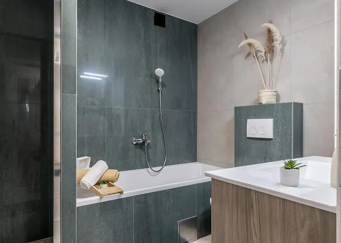 Olive Shade - Near The Apartamento *